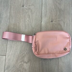 lululemon Everywhere Belt Bag 1L Pink Pastel